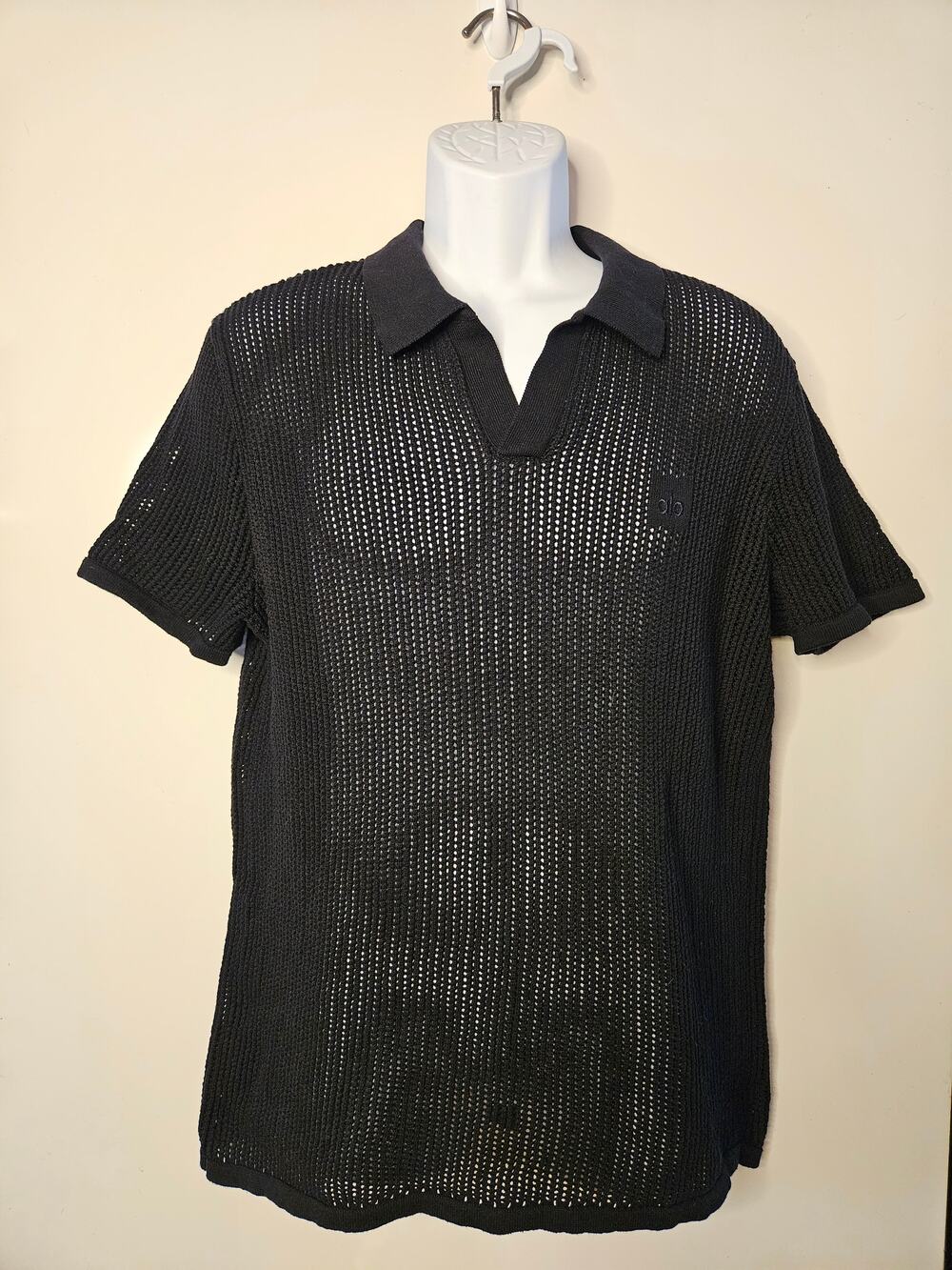 ALO Yoga Open-Knit Polo | Black | Like-New Large Chest 44" Length 29" Sleeve 9"